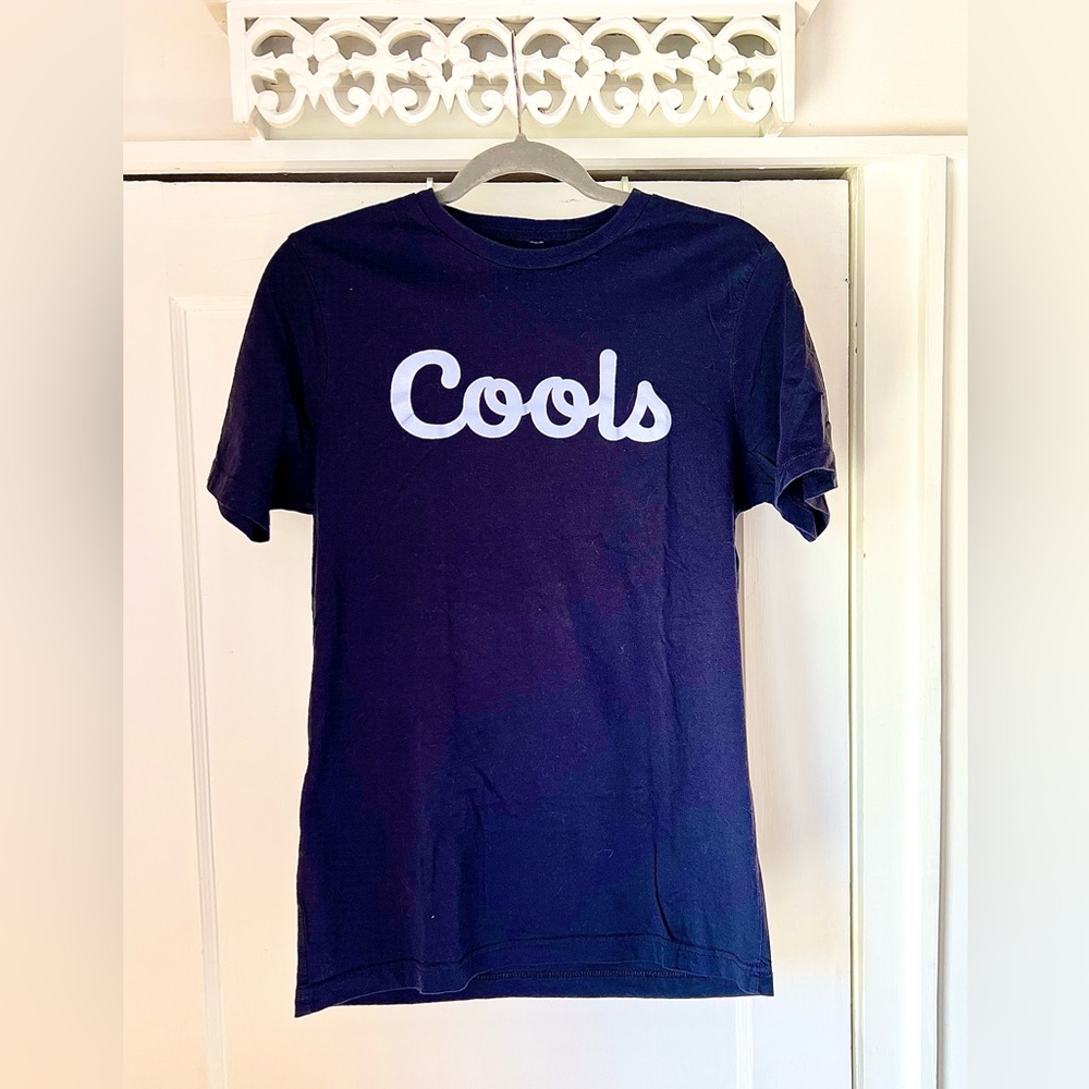 BARNEY COOLS Men’s Medium short sleeve T, navy cotton, great condition!